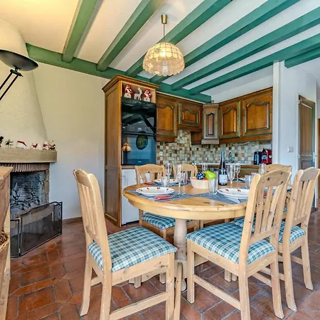 Comfort With Balcony Access And Parking Apartment